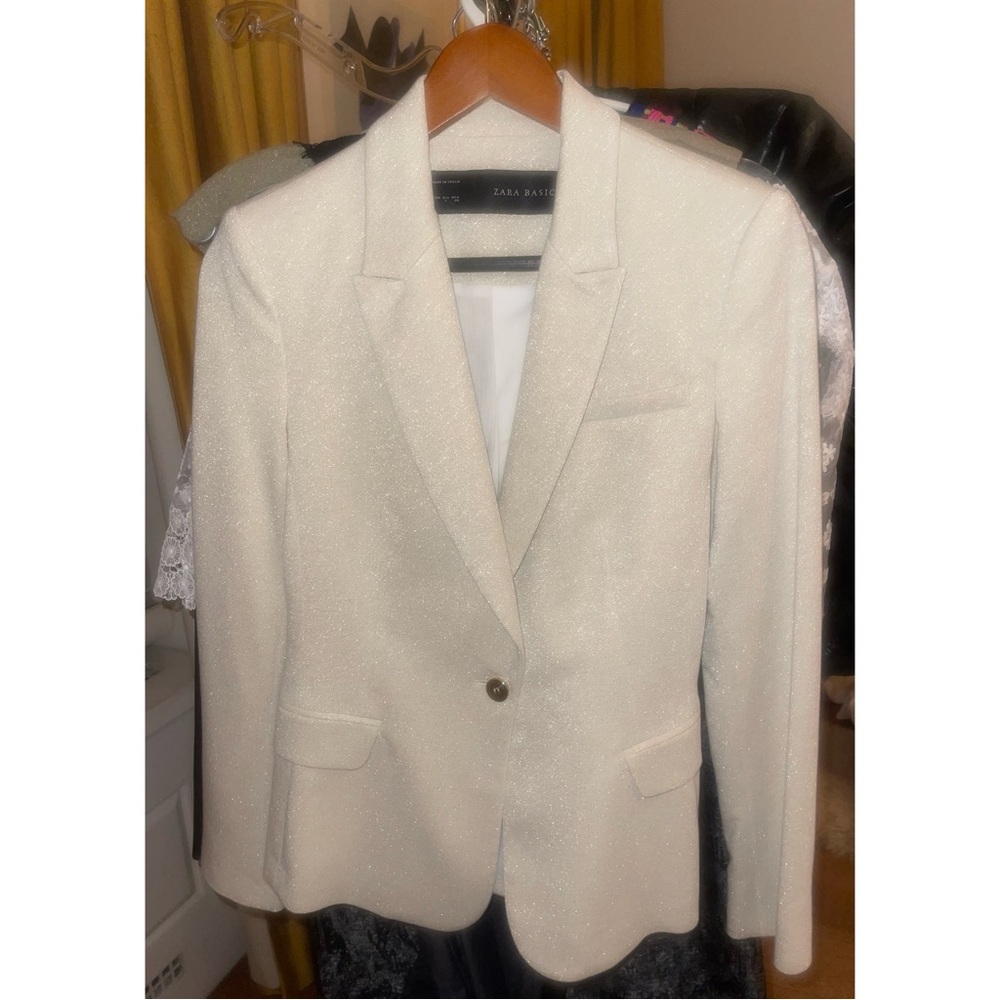 Beautiful Zara Blazer - Worn 1x , Eggshell slightly shimmery Size Small